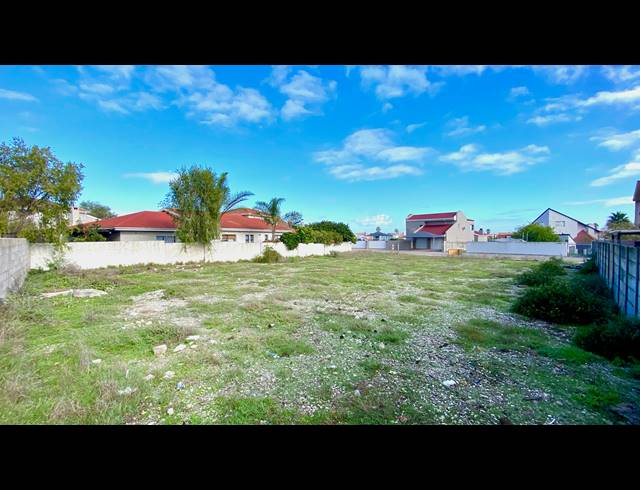 670M² VACANT LAND FOR SALE IN PORT OWEN